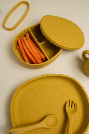 The Cotton Cloud - Lunch Box silicone Lion Mustard